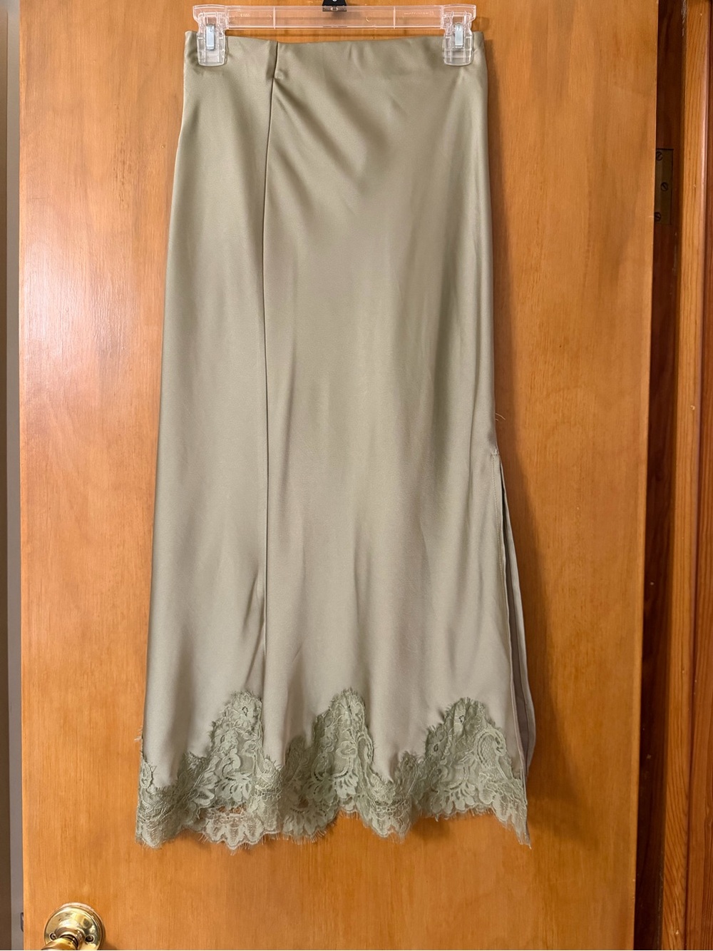 Skies Are Blue Sage Lace-Hem Midi Skirt Elastic Waist